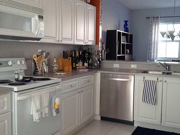 4th image of 7981 S Southwood Circle #7981