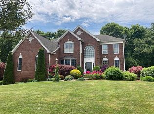 49 Bridle Ridge Dr, North Grafton, MA 01536