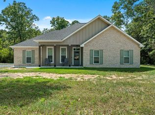 369 J C Bryant Rd, Hattiesburg, MS 39401