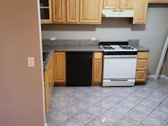 2nd image of 684 W 2nd St APT 4