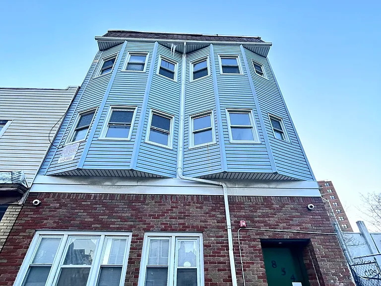 854 Main St #5 — Photo 6