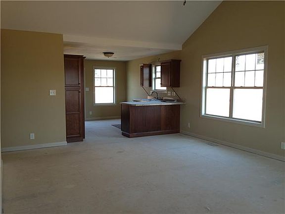 3rd image of 535 Summerhaven
