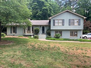 230 Hembree Rd, Roswell, GA 30075