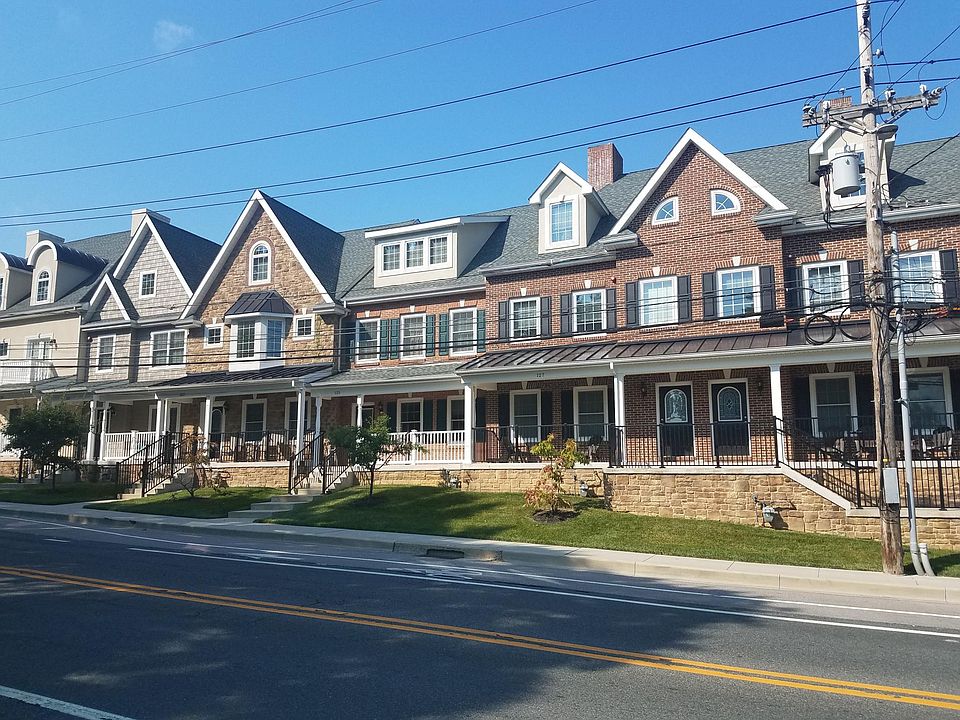 2nd image of 113 New London Rd