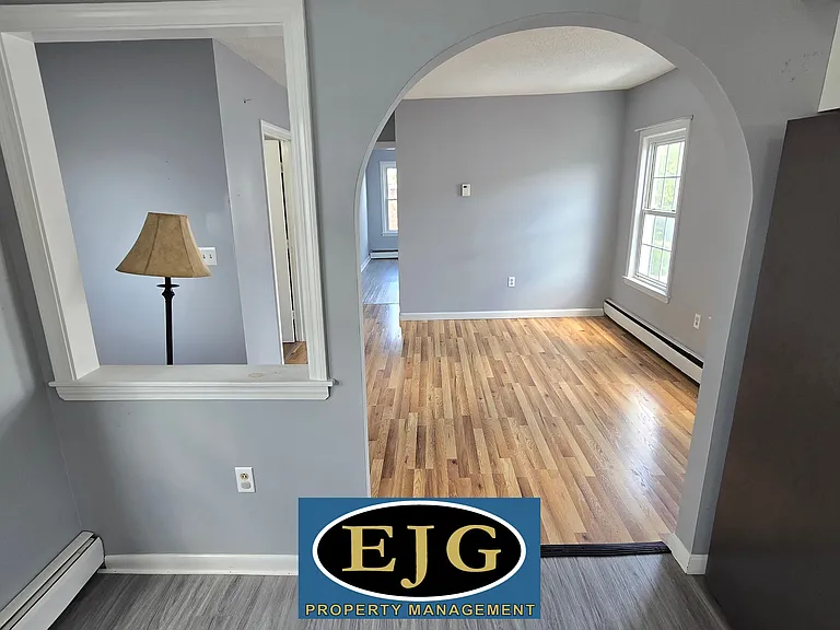 51-53 Laurel St #2 — Photo 6