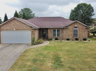 8505 Plum Valley Ct, Sellersburg, IN 47172