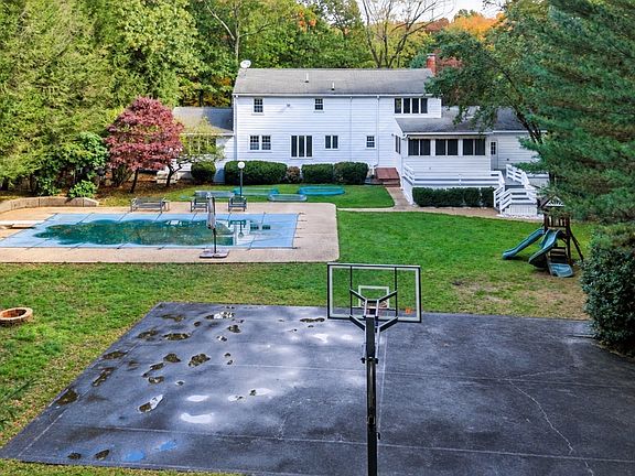 4th image of 35 Eagle Dr