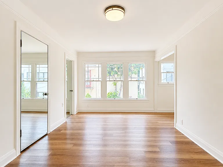 832 N Edinburgh Ave #10 — Photo 2