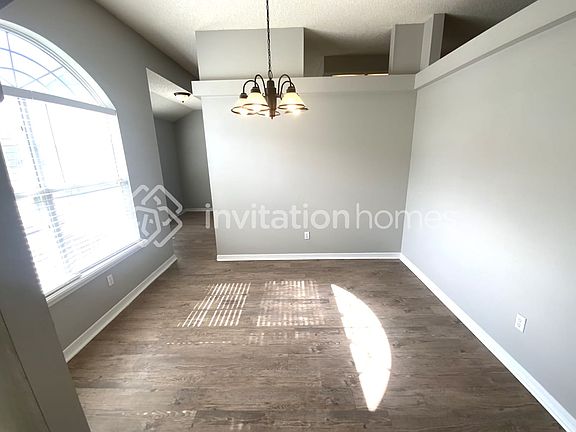 3rd image of 1910 Breckenridge Blvd