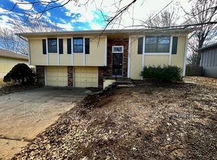 500 SE Sherri Ln, Blue Springs, MO 64014