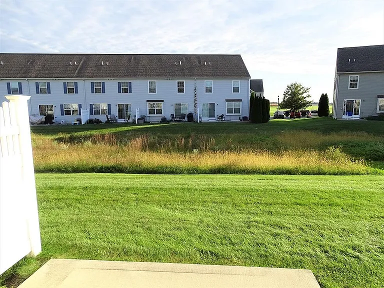 56 N Village Cir — Photo 29