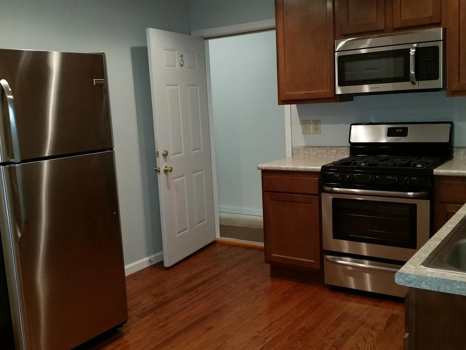 2 bed, 1125 sqft, $1,100 — Photo 2