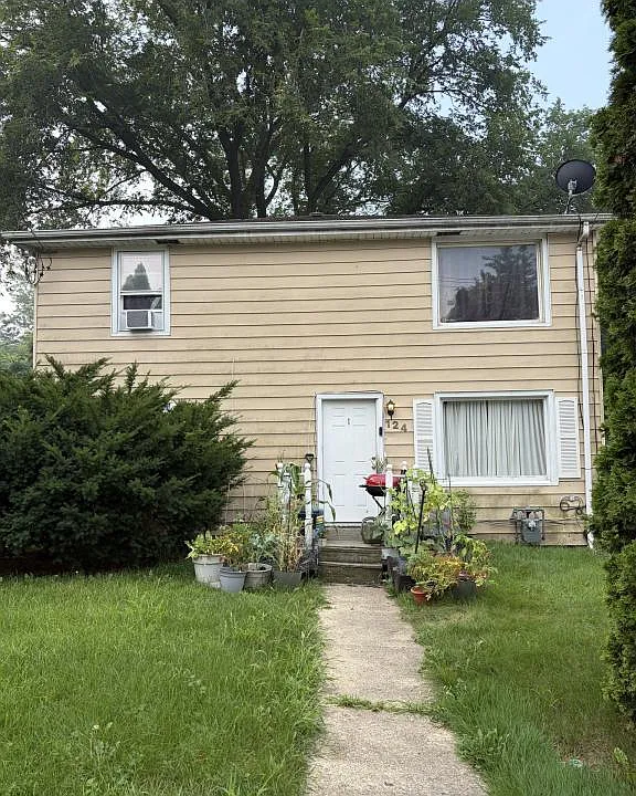 124 E State St #4