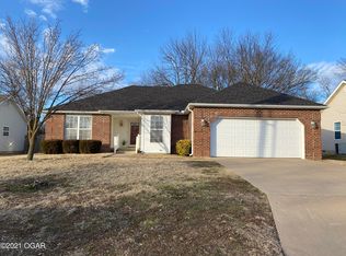 1519 Logan Dr, Webb City, MO 64870