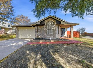 10000 Long Rifle Dr, Fort Worth, TX 76108