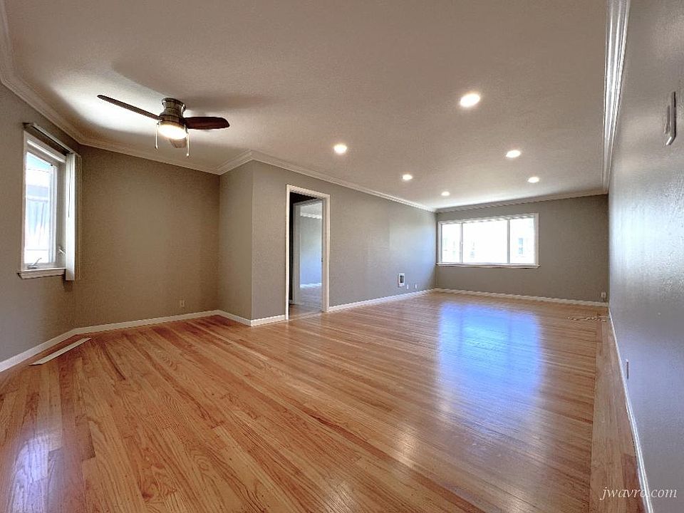 1st image of 2420 Franklin St APT 26