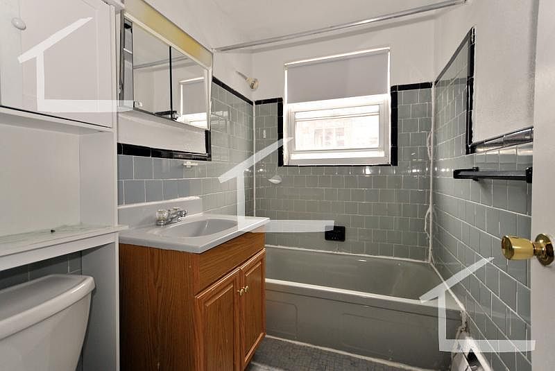 2nd image of 10 Vinal St APT 3A