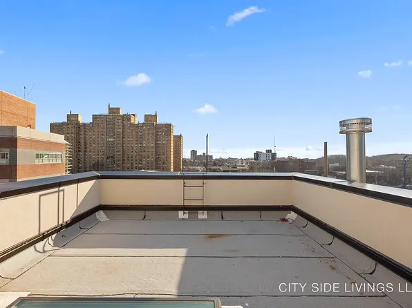 996 Carroll Street image 1 of 7