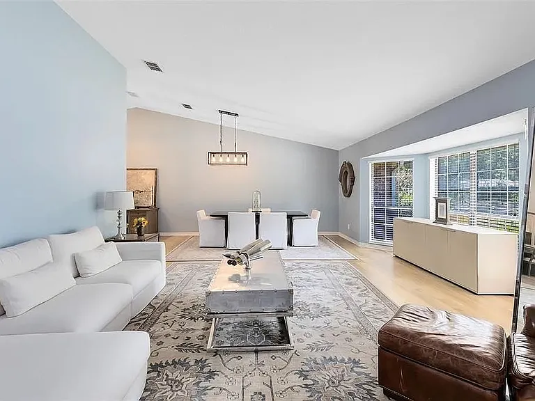 3285 Majestic Oak Dr — Photo 2