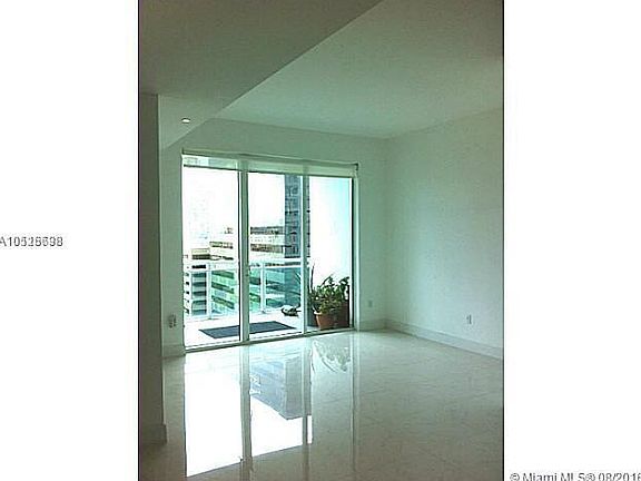 4th image of 950 Brickell Bay Dr APT 903