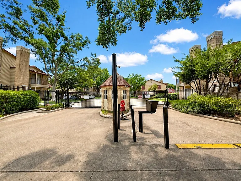 2120 El Paseo St #2305 — Photo 30