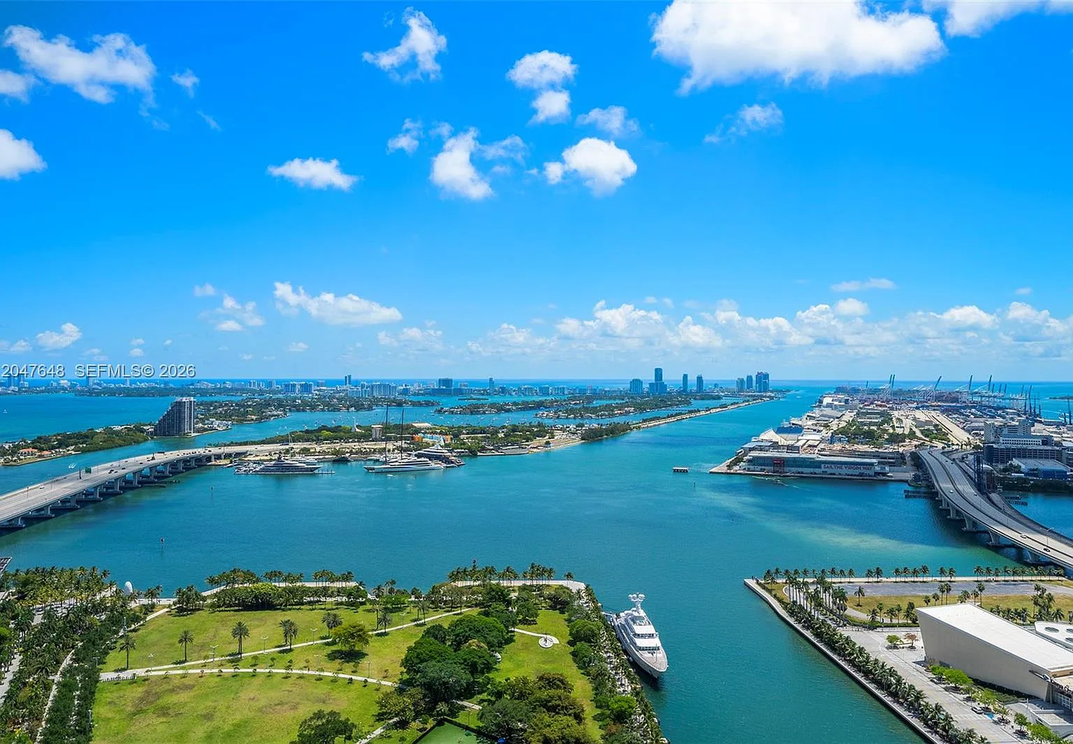 900 Biscayne Bay Condo — Photo 1
