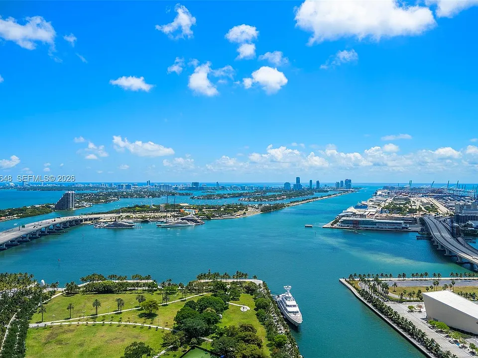 900 Biscayne Blvd #4202