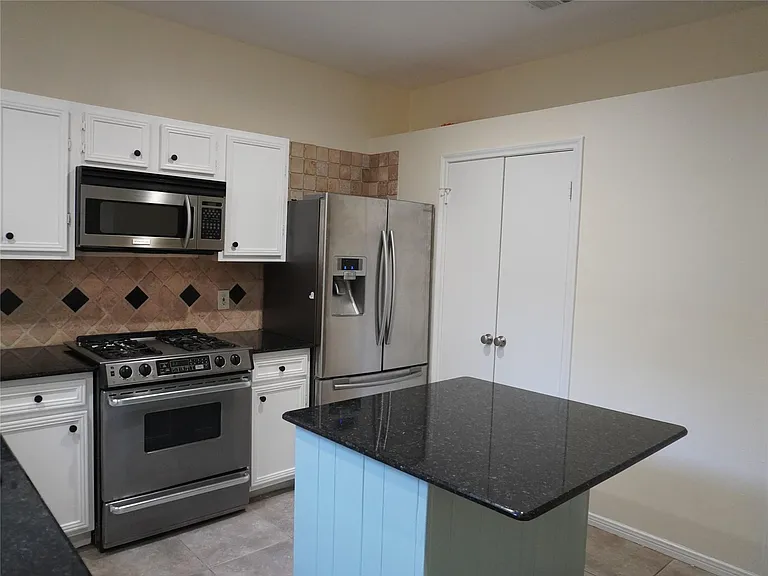 31 N Lakeridge Cir — Photo 23