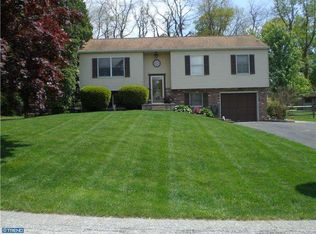120 Columbia Dr, Coatesville, PA 19320