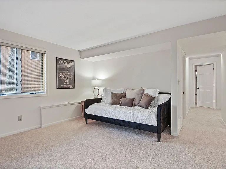 2804 Melody Ln — Photo 15