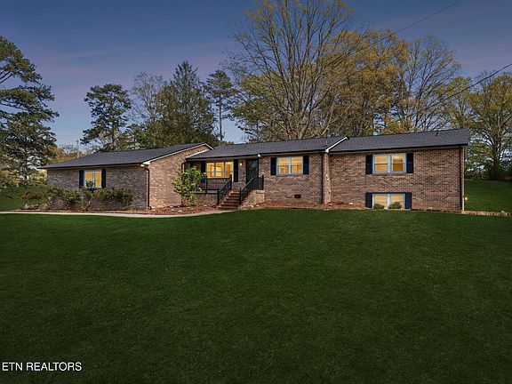 3rd image of 1050 Lawnville Rd