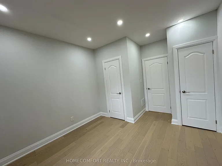 211 Osler St #MAIN FLOOR — Photo 18