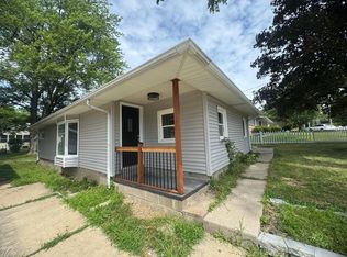 4743 5th St, East Moline, IL 61244