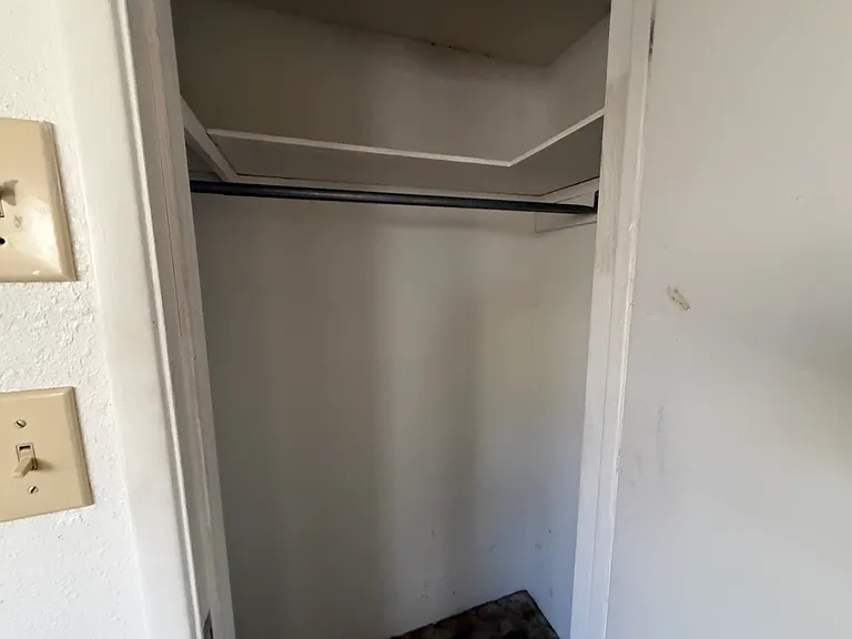 222 Elder Ave — Photo 37