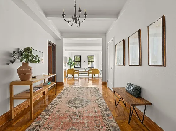 135 Eastern Pkwy APT 4C, Brooklyn, NY 11238