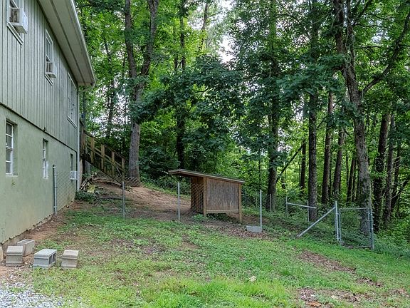 3rd image of 1781 Lake Emory Rd