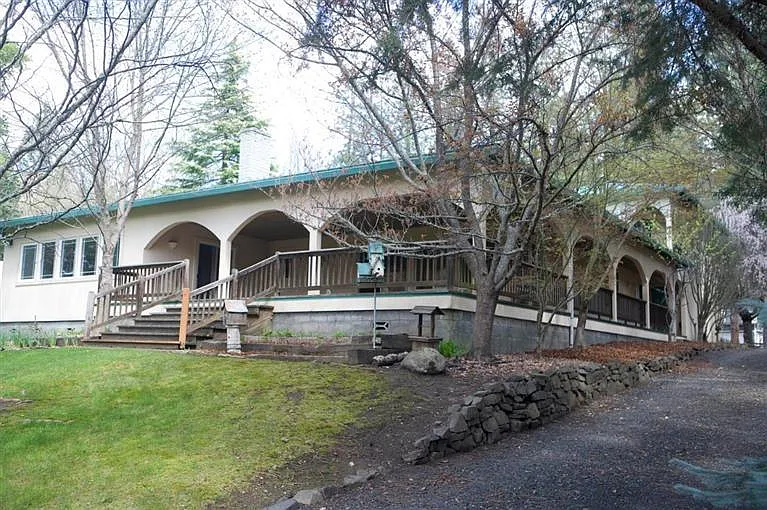 625 Melrose Ln photo 1