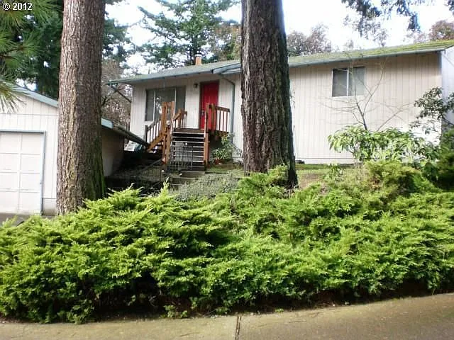 12603 SE Mall St photo 1