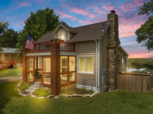 12 Backbay Ct, Marion, KS 66861