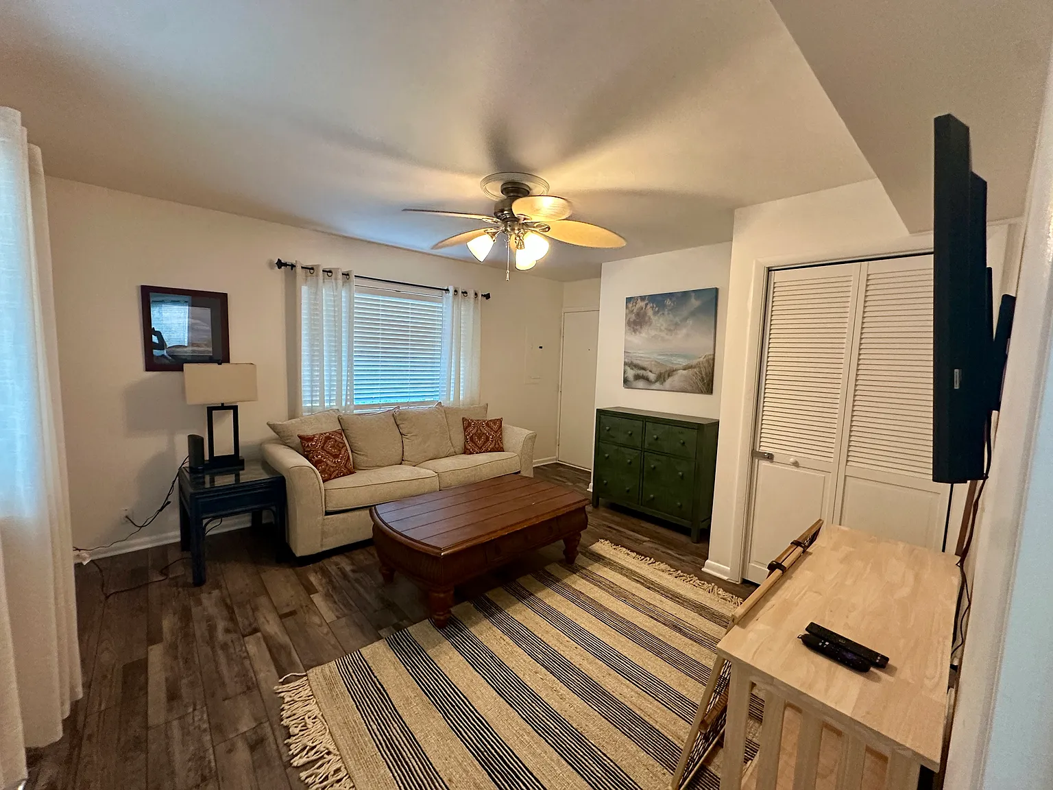 3 bed, 2.5 bath, 1977 sqft, $2,900 — Photo 3