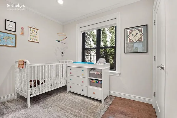 Sold by Sotheby's International Realty | media 7