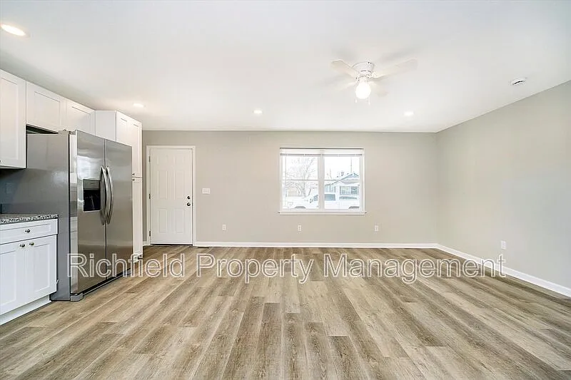 3 bed, 2.0 bath, 1350 sqft, $1,500 — Photo 4