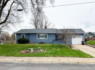 504 W Broad St, Roanoke, IL 61561