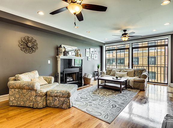 4th image of 2029 W Belmont Ave Unit 3