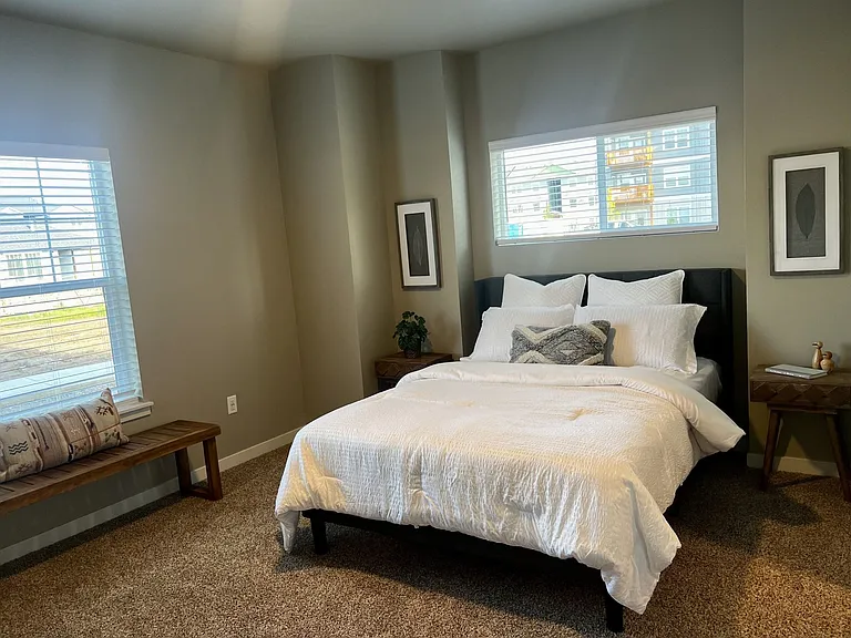 Eagle Pointe Apartments- Resort-Style Living in Albany — Photo 9