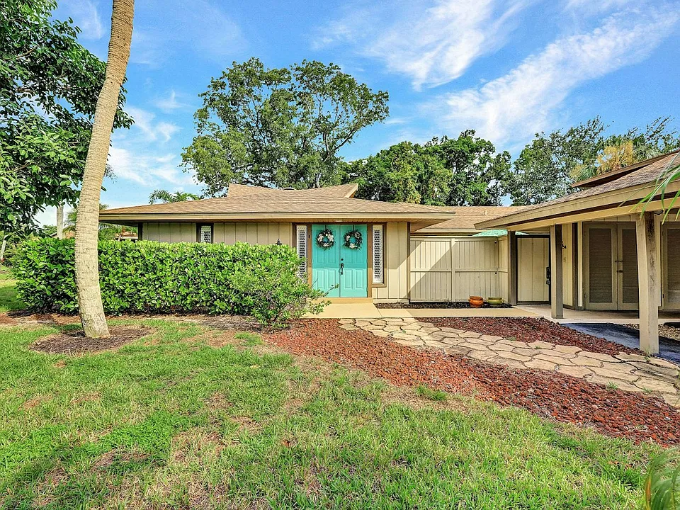 4280 Island Cir #A