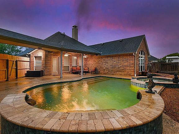 2nd image of 28202 Sweet Oak Ln