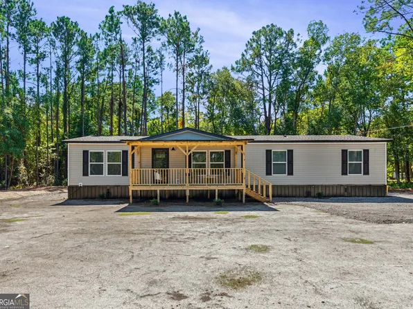1052 Austin Pl SE, Darien, GA 31305