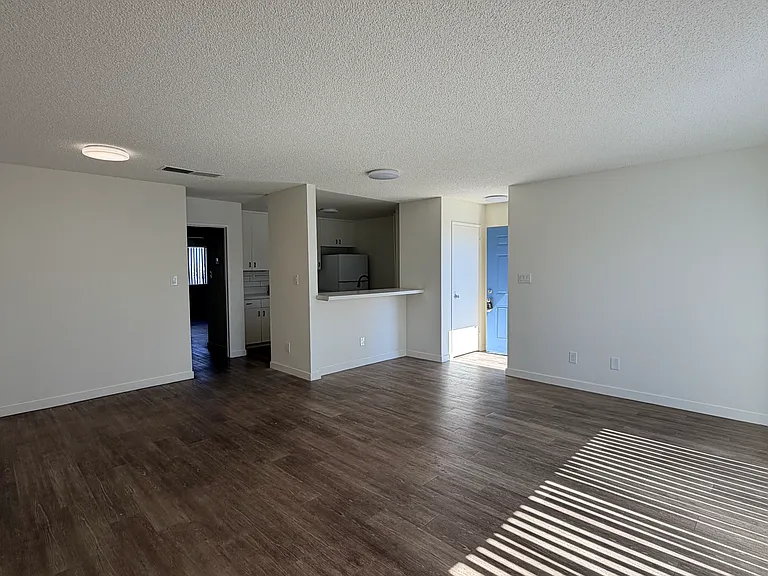 7126 Somerset Blvd #117 & 119 — Photo 2