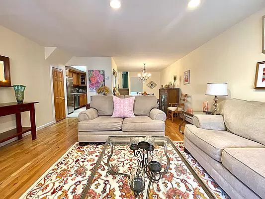 5th image of 1914 81st St